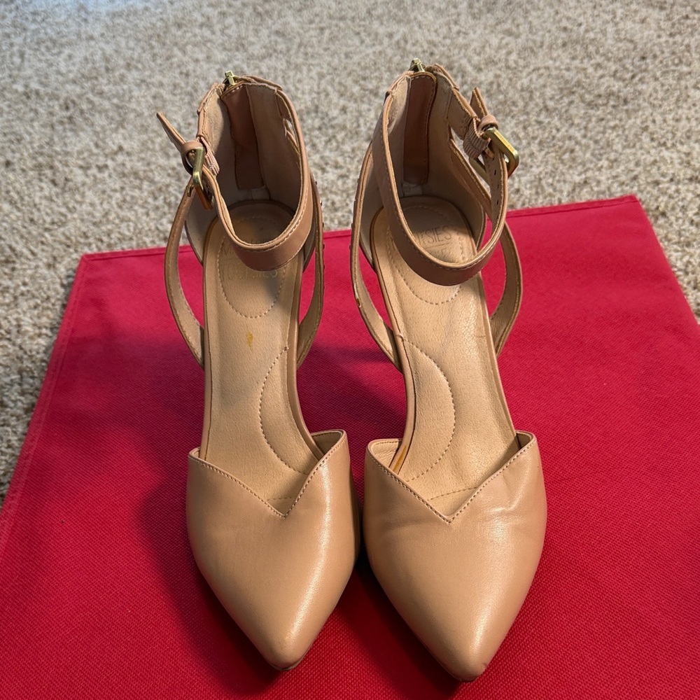 Elegant Tan Women's Heels